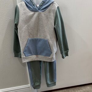 Kids' Two-Tone Hoodie and Jogger Set NWT 4T